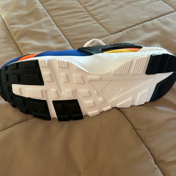 COPY - Brand new nike Huarache size 5c - Picture 5 of 5